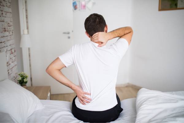 گردن درد ایجاد شده در اثر بد خوابیدن